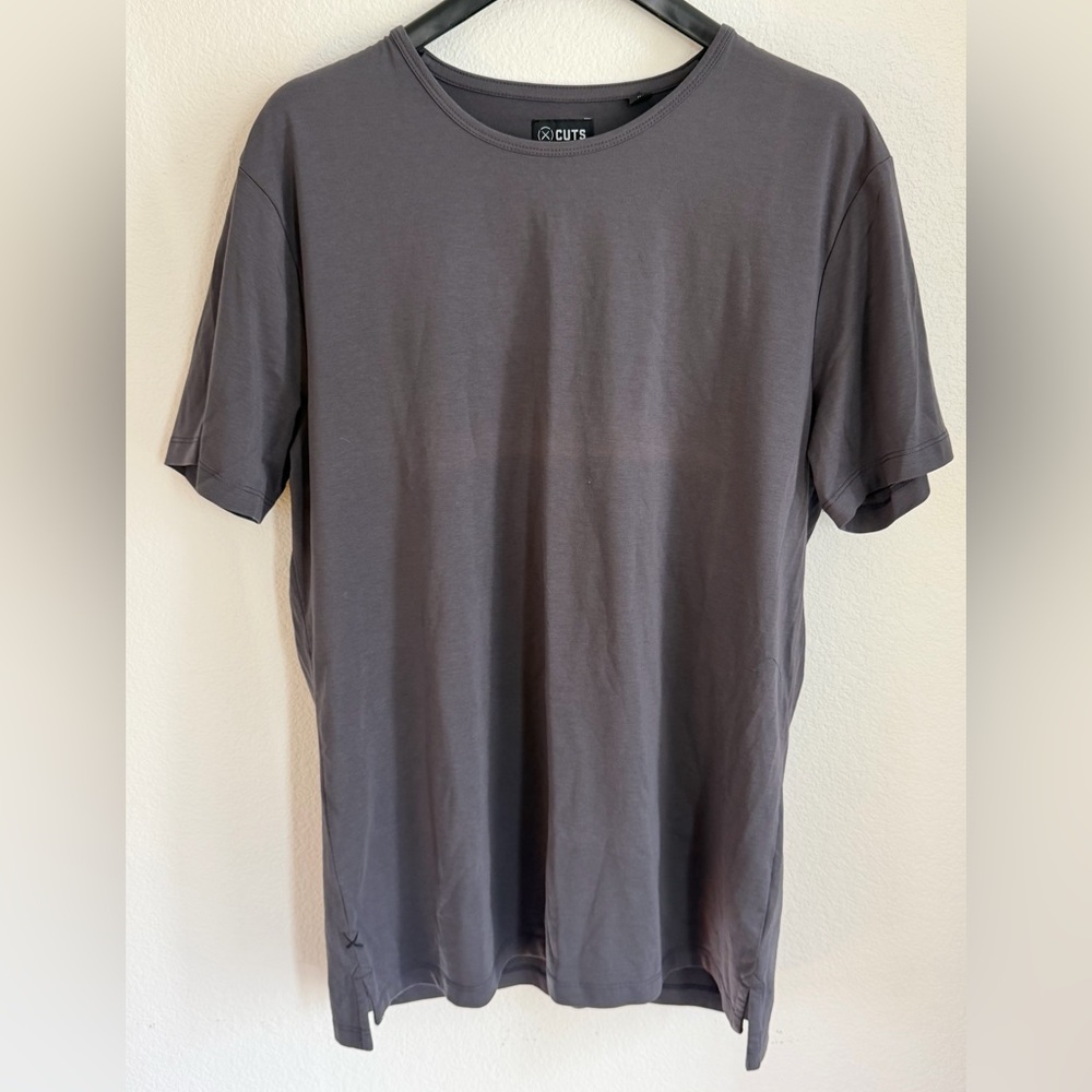 CUTS Split-Hem Shirt Mens Size XL Short Sleeve Crewneck Casual